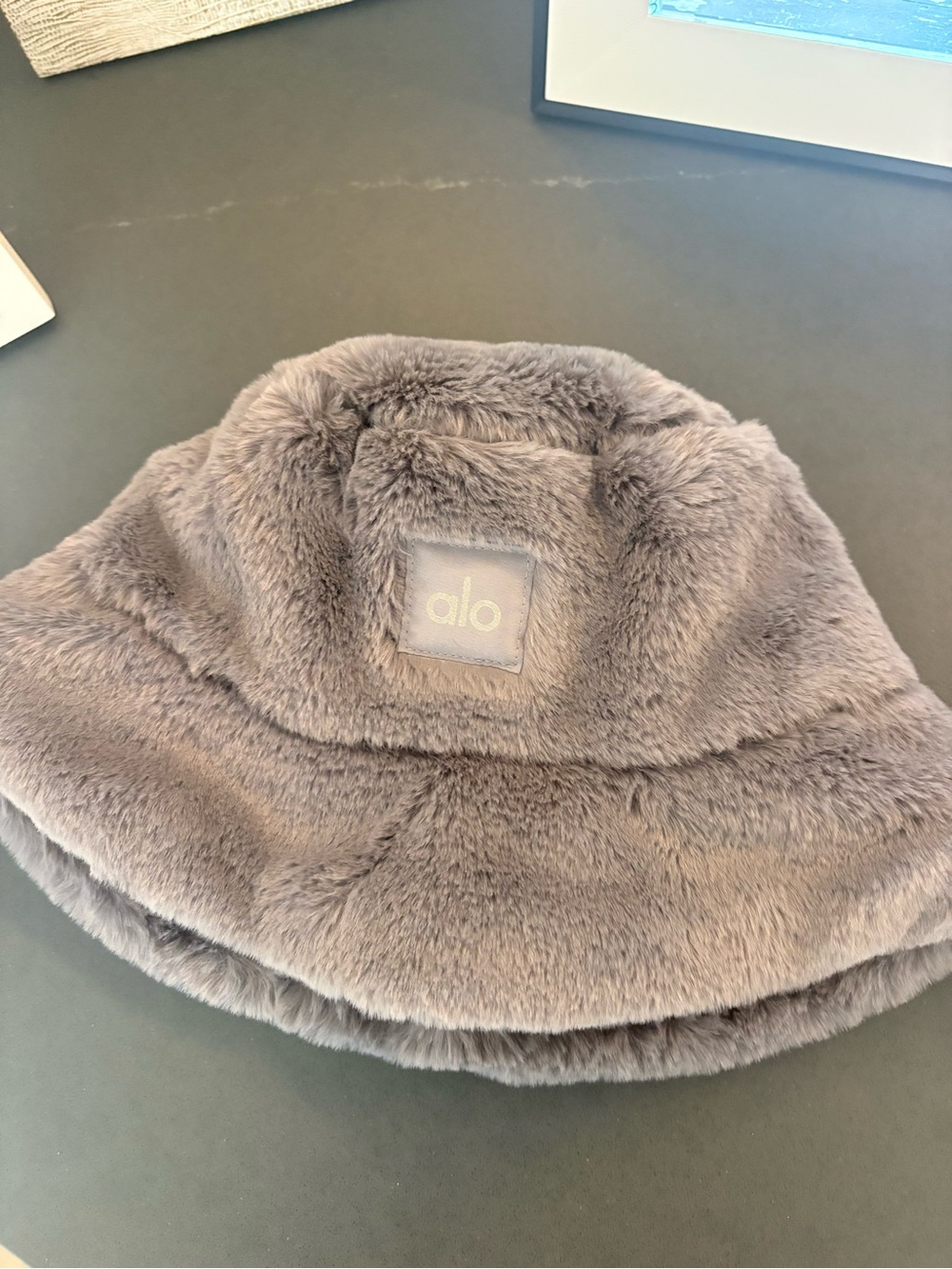Alo Yoga Foxy Sherpa Bucket Hat